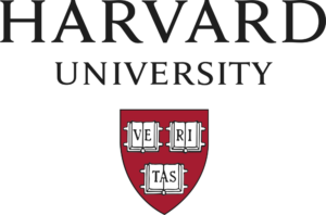 Вертикальный логотип Harvard University с тёмной надписью над малиновым щитом и тремя книгами Veritas